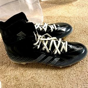 Mens High Top Adidas Cleats US 13